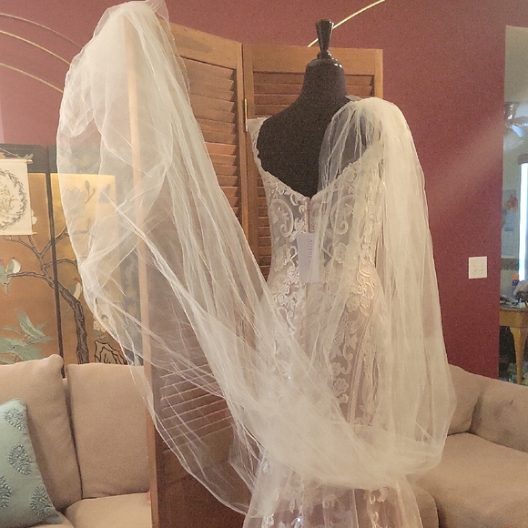 Allure Bridals White Sheath Wedding Dress with Sweetheart Neckline - Picture 16 of 16